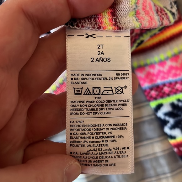 2T toddler long sleeve Christmas top bundle - Picture 4 of 11